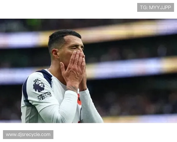 月最佳魔咒再现阿莫林马雷斯卡下课斯洛特格拉斯纳低迷引发足坛震荡